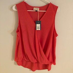 Universal Threads red sleeveless top